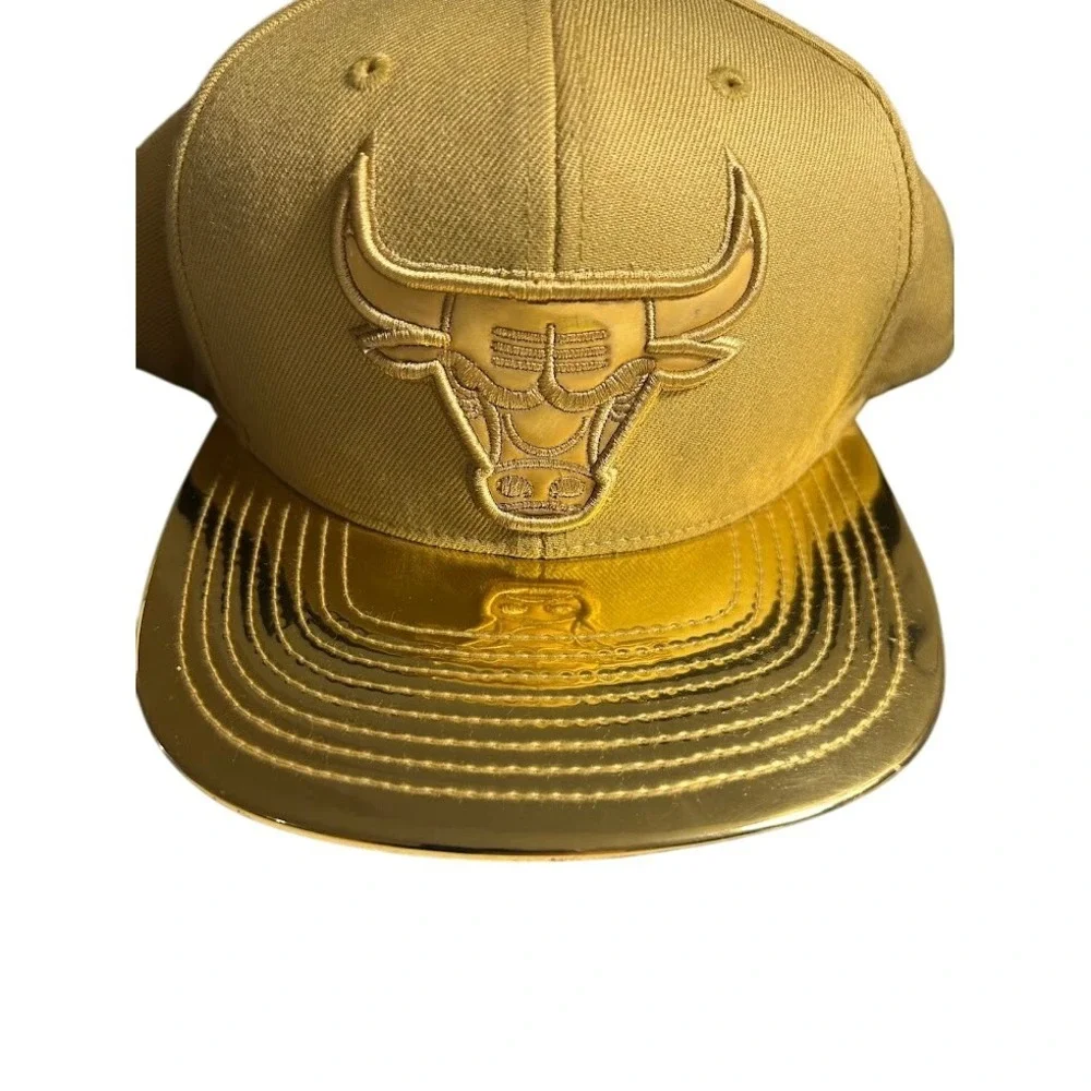 Mitchell Ness Gold Chicago‎ Bulls NBA Snapback Hat Men's Adjustable Streetwear